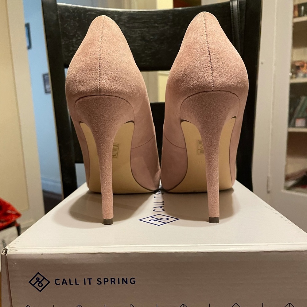 Call it Spring pumps - Picture 3 of 5